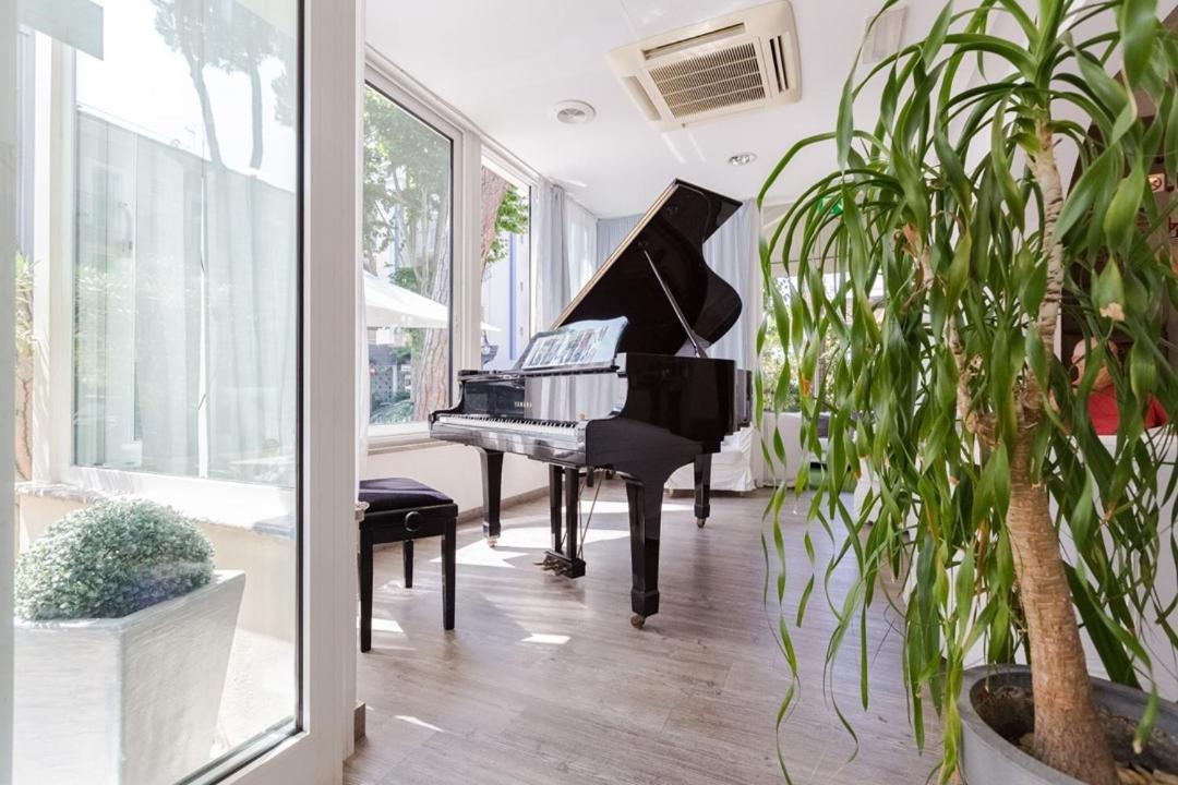 Hotel Arlecchino Riccione Ngoại thất bức ảnh
